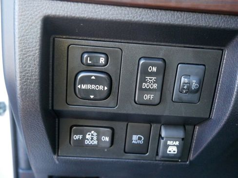 Used 2021 Toyota Tundra Limited image 12