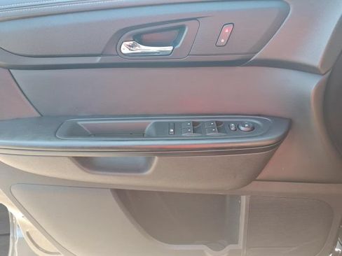 Used 2013 GMC Acadia SLE FWD image 14