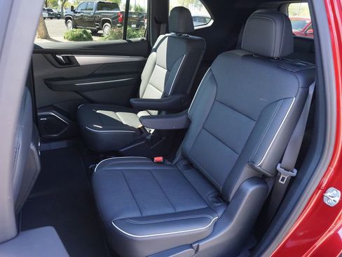 New 2025 Buick Enclave Preferred image 9