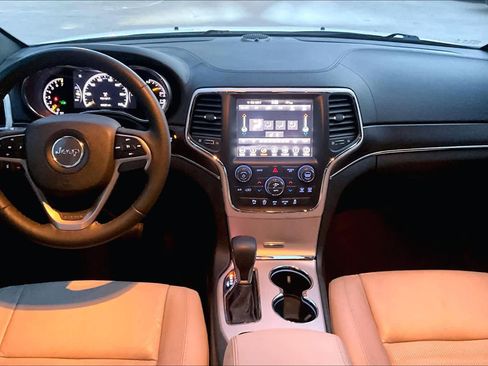 Used 2018 Jeep Grand Cherokee Limited image 14