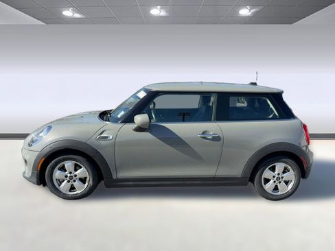 Used 2021 MINI Cooper 2-Door Hardtop image 2