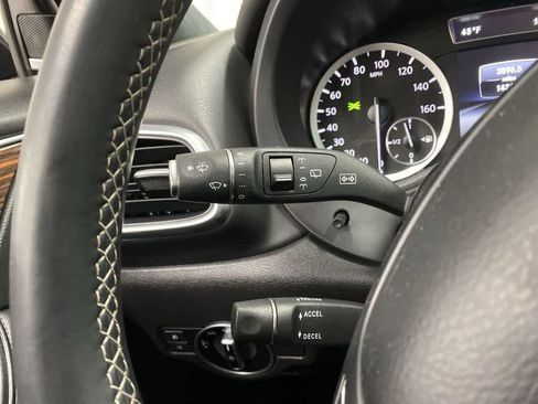 Used 2017 INFINITI QX30 Premium w/ Navigation Package image 23