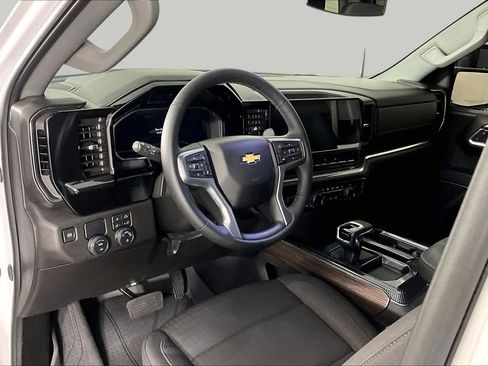 Certified 2025 Chevrolet Silverado 1500 LT w/ Safety Package RWD image 17