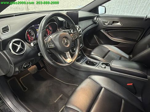 Used 2019 Mercedes-Benz GLA 250 w/ Convenience Package image 3