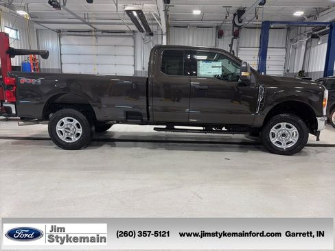 Used 2025 Ford F350 XLT w/ 360-Degree Camera Package image 13