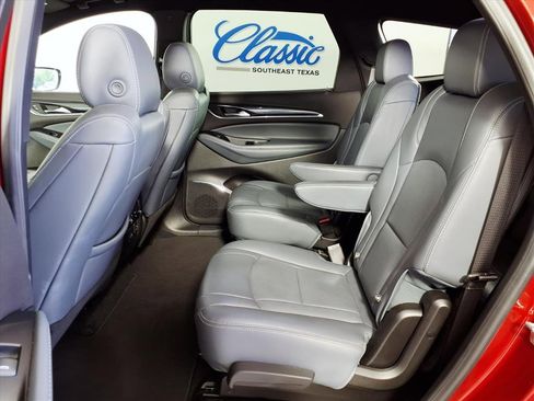 Used 2024 Buick Enclave Premium image 17