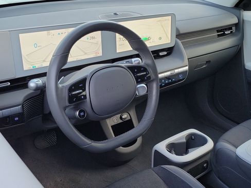 Certified 2024 Hyundai Ioniq 5 SE image 7