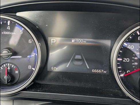 Used 2024 Kia Carnival LX FWD image 21