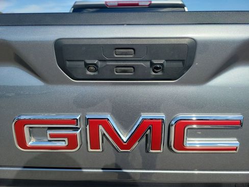 Used 2022 GMC Sierra 1500 Elevation image 32