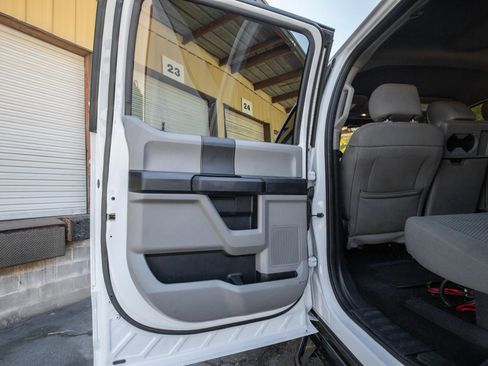 Used 2017 Ford F250 XLT image 24