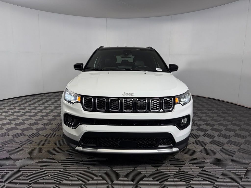 Used 2025 Jeep Compass Limited AWD/4WD image 2