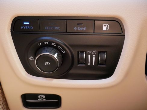 Used 2022 Jeep Grand Cherokee Limited 4xe AWD/4WD image 27