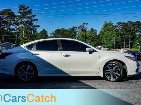 Used 2017 Nissan Altima 2.5 SR image 2