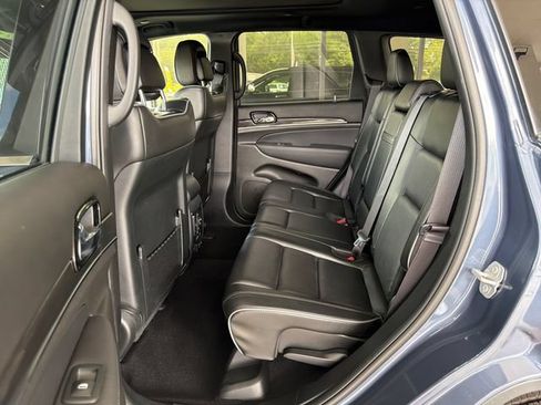 Used 2019 Jeep Grand Cherokee Overland AWD/4WD image 11