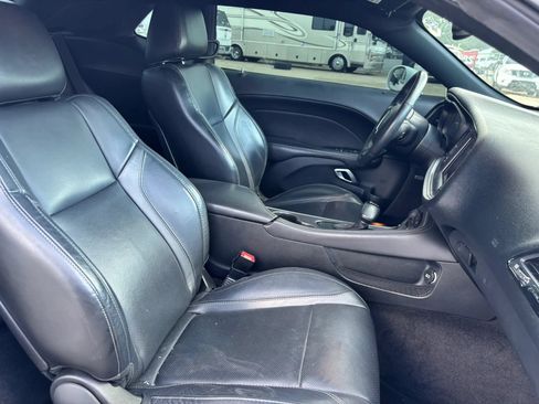 Used 2017 Dodge Challenger R/T Plus RWD image 18