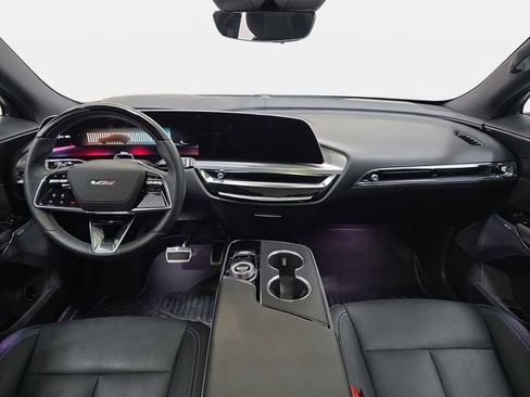 Used 2026 Cadillac Lyriq V image 10