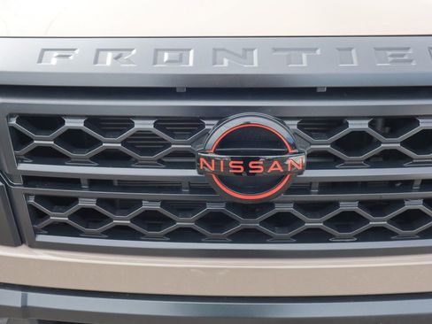 Certified 2023 Nissan Frontier PRO-4X w/ Technology Package image 32