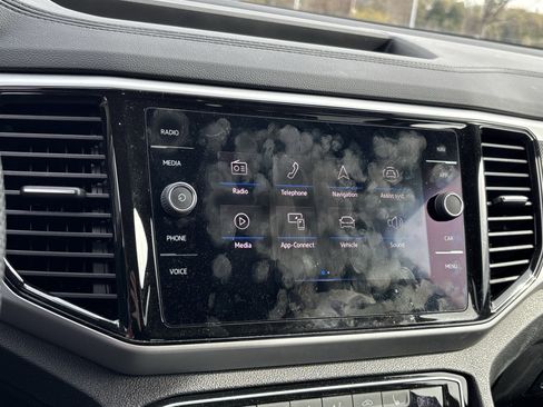 Used 2022 Volkswagen Atlas SEL R-Line image 25