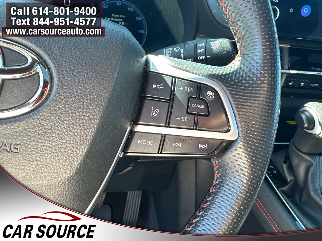 Used 2025 Toyota Sienna XSE w/ XSE Premium Package FWD image 22