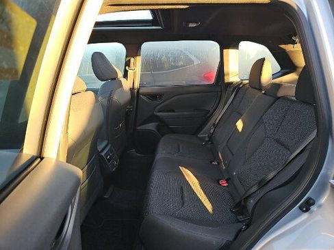 Used 2025 Subaru Forester Premium AWD/4WD image 2