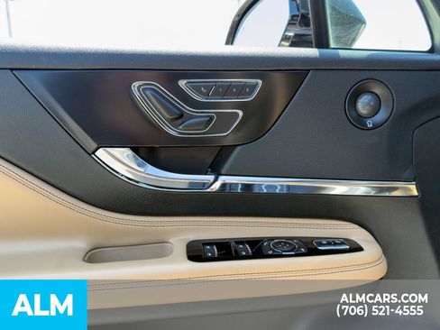 Used 2021 Lincoln Corsair Reserve FWD image 10