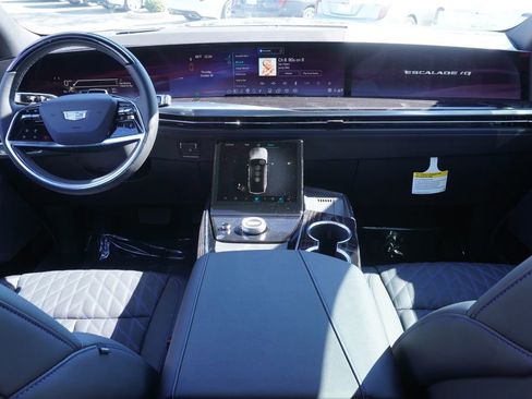 New 2026 Cadillac Escalade IQ Luxury 1 image 11
