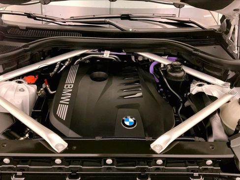 Certified 2024 BMW X5 xDrive40i w/ M Sport Package AWD/4WD image 9