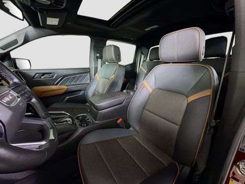 Used 2024 GMC Canyon AT4 w/ AT4 Premium Package AWD/4WD image 14