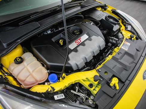 Used 2017 Ford Focus ST w/ Equipment Group 402A FWD image 45