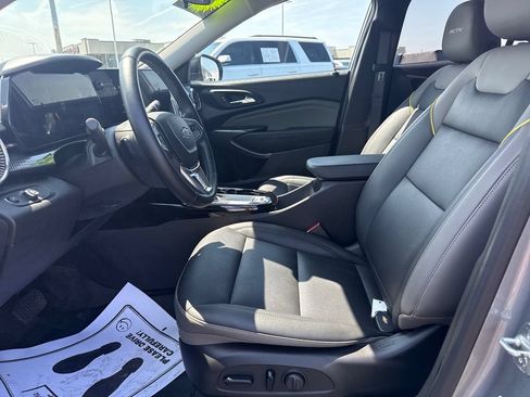 Used 2024 Chevrolet Trax ACTIV FWD image 11