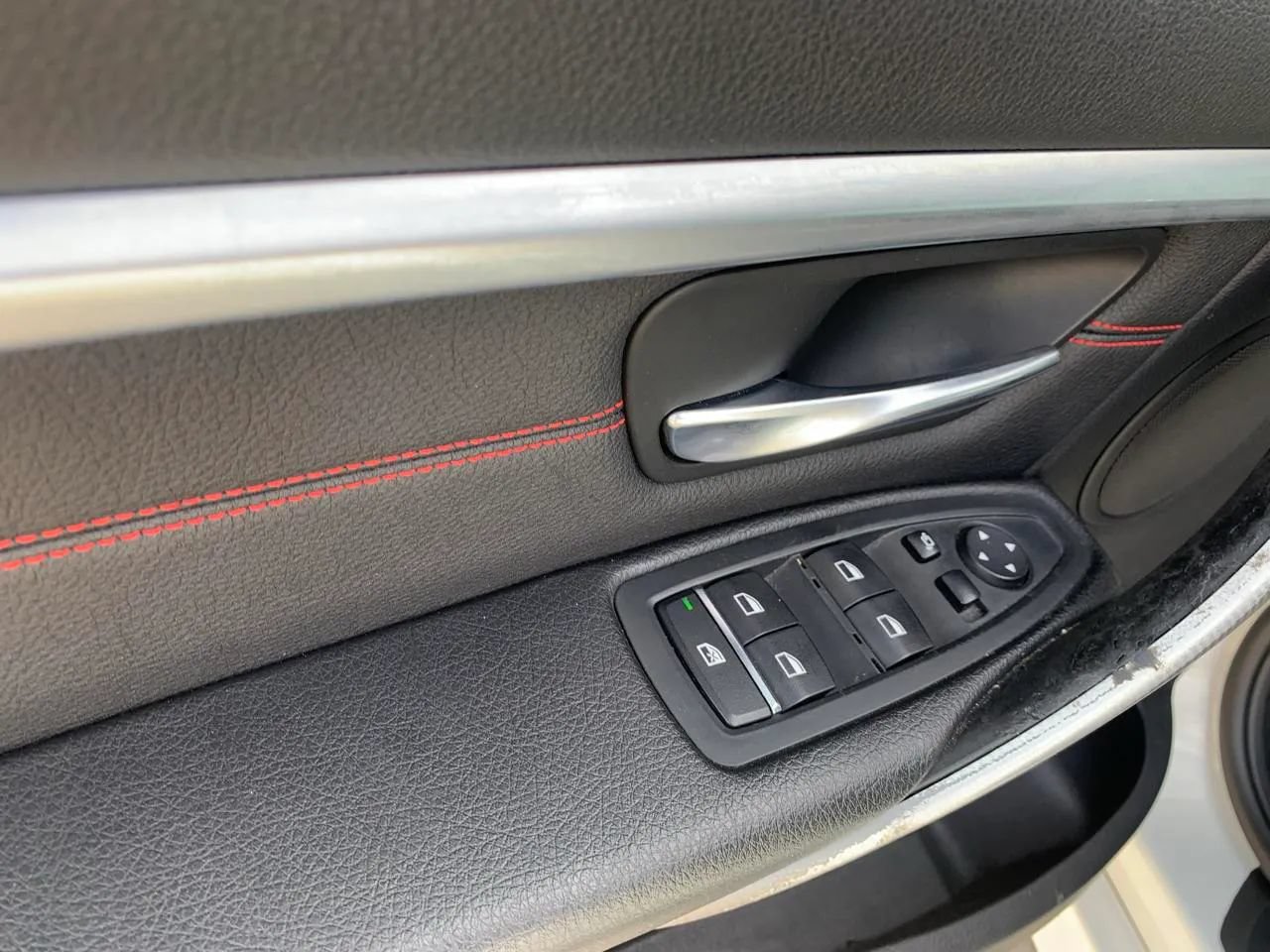 Used 2018 BMW 330i Sedan w/ Shadow Sport Edition RWD image 17