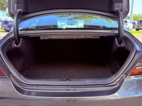 Used 2025 Genesis G70 2.5T RWD image 11