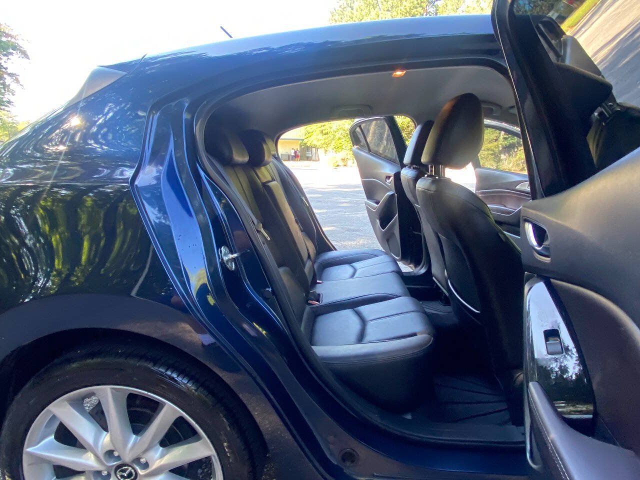 Used 2017 MAZDA MAZDA3 Touring FWD image 47