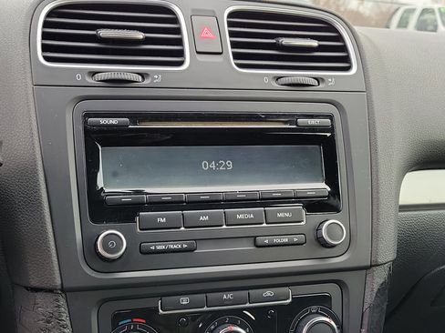 Used 2013 Volkswagen Golf 4-Door image 26