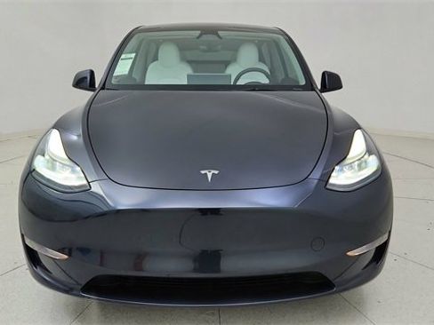 Used 2024 Tesla Model Y Long Range image 13