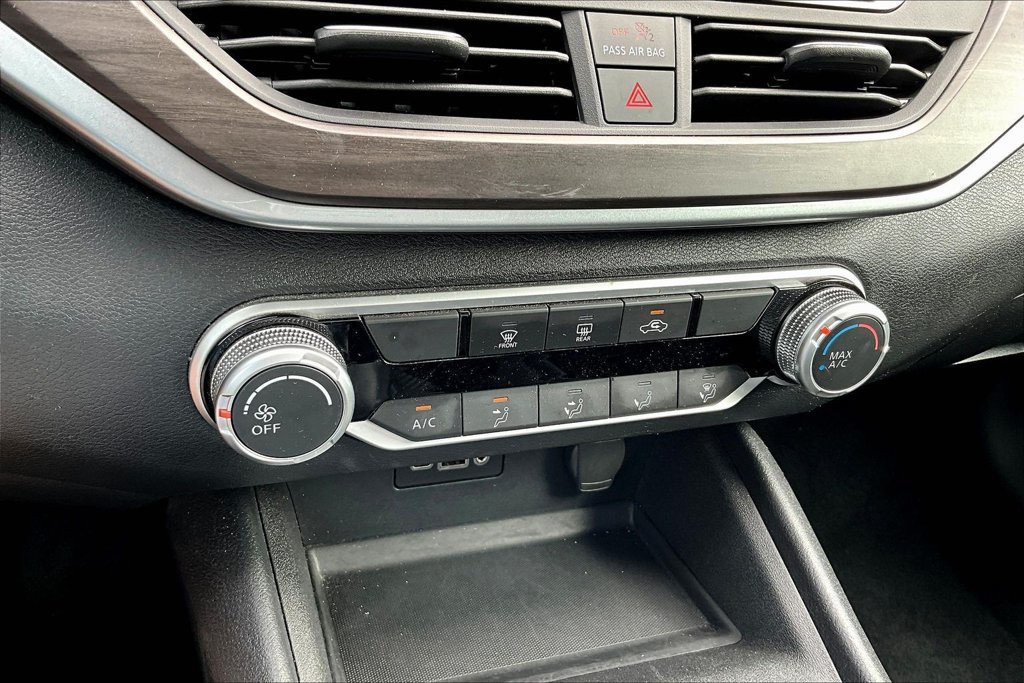 Used 2025 Nissan Altima 2.5 SV FWD image 16