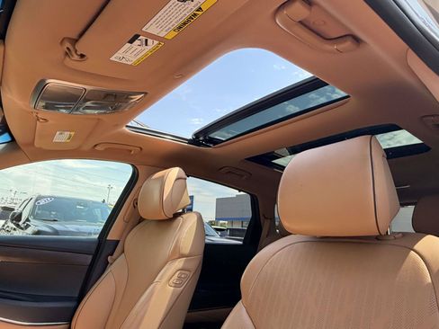 Used 2022 Genesis GV80 2.5T w/ Prestige Package 04 AWD/4WD image 11