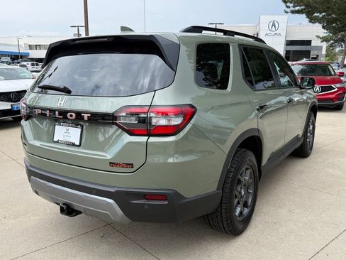 Certified 2026 Honda Pilot TrailSport image 4