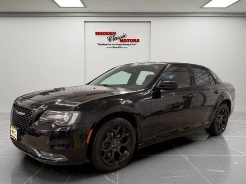 Used 2019 Chrysler 300 S AWD/4WD image 3