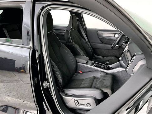 Certified 2023 Volvo XC40 Recharge Plus AWD/4WD image 8