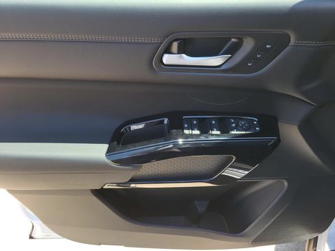 New 2026 Nissan Pathfinder Platinum w/ Cargo Package FWD image 19
