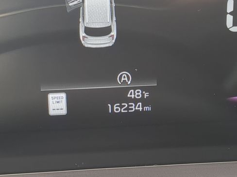 Used 2025 Kia Telluride S image 25