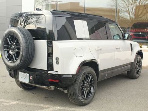 New 2026 Land Rover Defender 110 X-Dynamic SE image 2