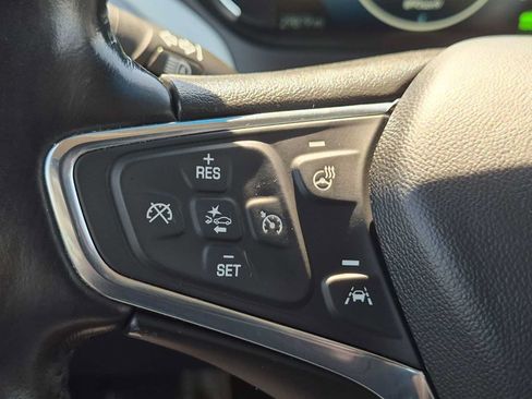 Used 2020 Chevrolet Bolt Premier w/ Infotainment Package FWD image 21