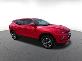 Used 2025 Chevrolet Blazer LT FWD video 2