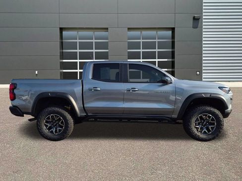 Used 2026 Chevrolet Colorado ZR2 w/ Technology Package AWD/4WD image 4