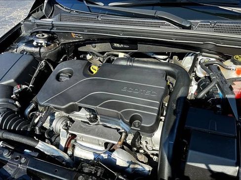 Used 2022 Chevrolet Malibu LS FWD image 29