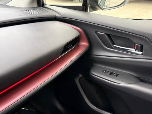 Used 2024 Toyota Prius Prime FWD image 32