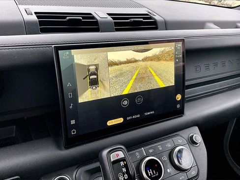 Used 2022 Land Rover Defender 90 Carpathian Edition image 18