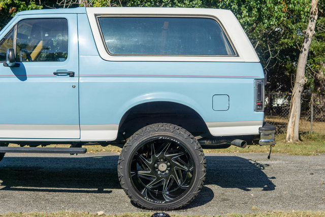 Used 1993 Ford Bronco Eddie Bauer AWD/4WD image 4